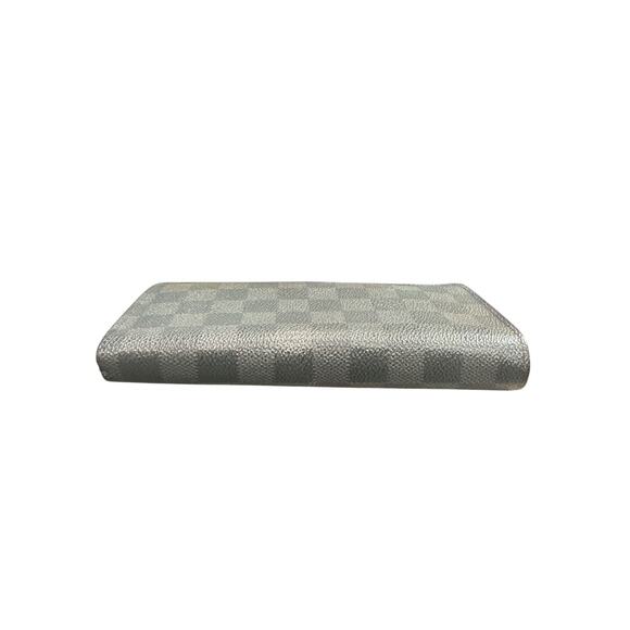 321. Louis Vuitton Damier Graphite Brazzaville Wallet - Picture 8 of 8